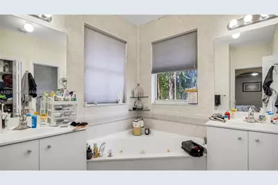 16101 NW 79th Ct, Miami Lakes, FL 33016 - Photo 47