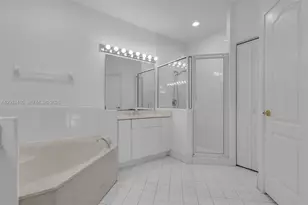 9803 NW 32nd St, Doral, FL 33172 - Photo 25