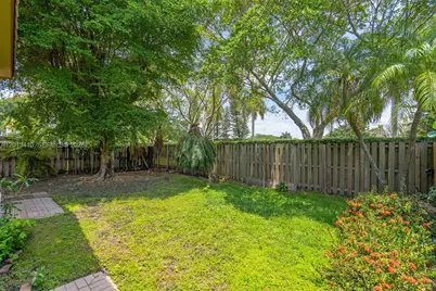 9803 NW 32nd St, Doral, FL 33172 - Photo 9