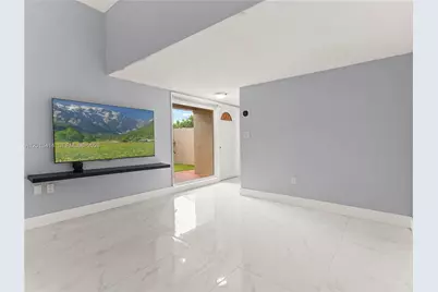 9133 Fontainebleau Blvd #8, Miami, FL 33172 - Photo 3
