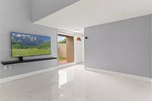 9133 Fontainebleau Blvd, Miami, FL 33172 - Photo 3