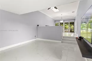 9133 Fontainebleau Blvd, Miami, FL 33172 - Photo 7
