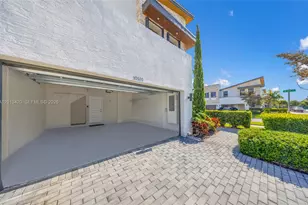 10515 NW 78th Terrace, Doral, FL 33178 - Photo 5