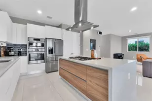 7535 NW 98th Ave, Doral, FL 33178 - Photo 3