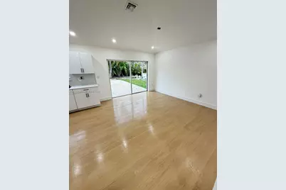 18121 SW 152nd Ct #001, Miami, FL 33187 - Photo 7