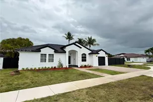 18121 SW 152nd Ct, Miami, FL 33187 - Photo 3