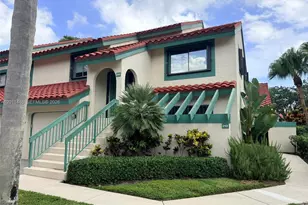 21 Lexington Ln W, Palm Beach Gardens, FL 33418 - Photo 1
