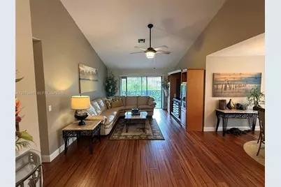 21 Lexington Ln W #H, Palm Beach Gardens, FL 33418 - Photo 11