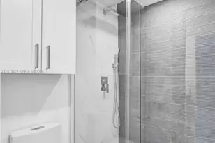 3625 N Country Club Dr, Aventura, FL 33180 - Photo 15