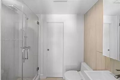 1281 S Venetian Way, Miami, FL 33139 - Photo 11