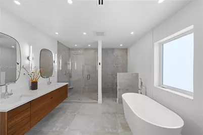 1281 S Venetian Way, Miami, FL 33139 - Photo 31
