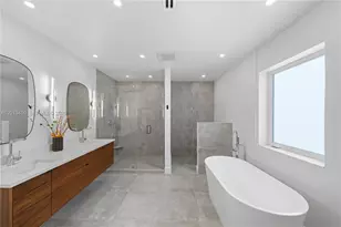 1281 S Venetian Way, Miami, FL 33139 - Photo 31