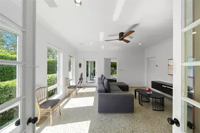 1281 S Venetian Way, Miami, FL 33139 - Photo 5