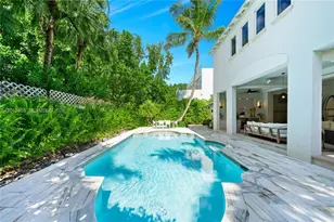 1281 S Venetian Way, Miami, FL 33139 - Photo 9