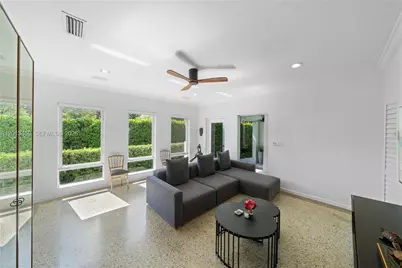 1281 S Venetian Way, Miami, FL 33139 - Photo 15