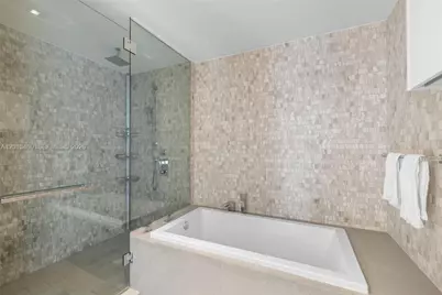 88 SW 7th St #1201, Miami, FL 33130 - Photo 27