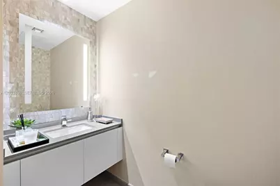 88 SW 7th St #1201, Miami, FL 33130 - Photo 17