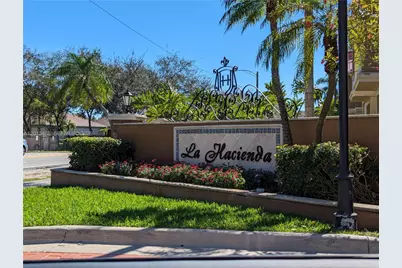 18308 NW 68th Ave #D, Hialeah, FL 33015 - Photo 15