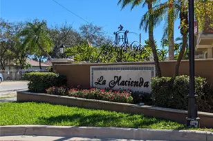 18308 NW 68th Ave, Hialeah, FL 33015 - Photo 15
