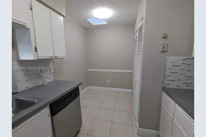 18308 NW 68th Ave #D, Hialeah, FL 33015 - Photo 7