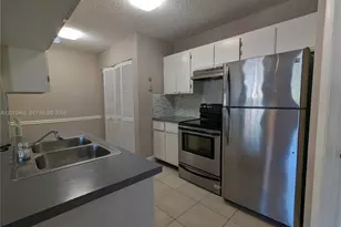 18308 NW 68th Ave, Hialeah, FL 33015 - Photo 5