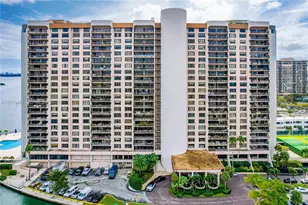 1800 NE 114th St, Miami, FL 33181 - Photo 37