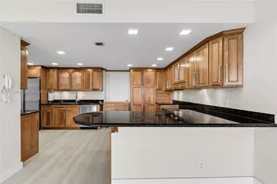 1800 NE 114th St #601, Miami, FL 33181 - Photo 17