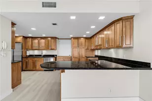 1800 NE 114th St, Miami, FL 33181 - Photo 17