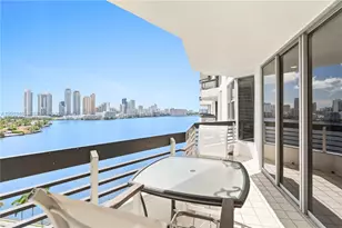 3600 Mystic Pointe Dr, Aventura, FL 33180 - Photo 3