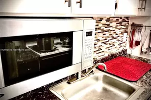 900 SW 11th Ave, Hallandale Beach, FL 33009 - Photo 17