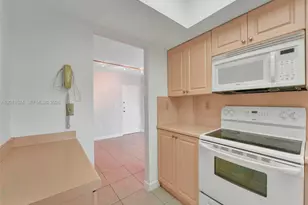 9420 W Flagler St, Miami, FL 33174 - Photo 7