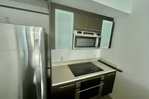 55 SE 6th St, Miami, FL 33131 - Photo 3