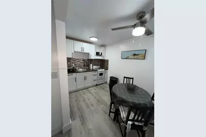 326 Wilson St #105, Hollywood, FL 33019 - Photo 9