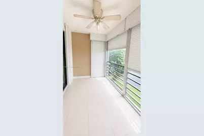 900 Saint Charles Pl #520, Pembroke Pines, FL 33026 - Photo 7