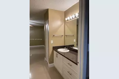 526 SW 113th Way #526, Pembroke Pines, FL 33025 - Photo 9