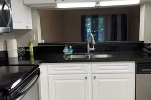 526 SW 113th Way, Pembroke Pines, FL 33025 - Photo 1