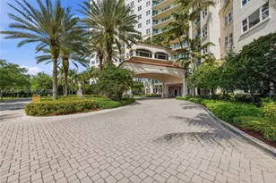 19900 E Country Club Dr, Aventura, FL 33180 - Photo 3