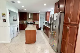 101 SW 58th Ave, Plantation, FL 33317 - Photo 7