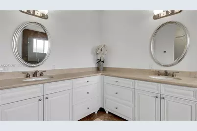 16763 NW 77th Path, Miami Lakes, FL 33016 - Photo 15