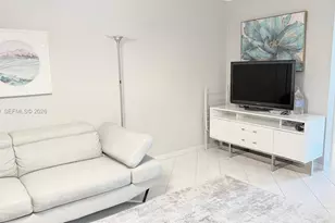 580 Egret Dr, Hallandale Beach, FL 33009 - Photo 3