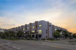 113 NE 6th St, Fort Lauderdale, FL 33304 - Photo 3