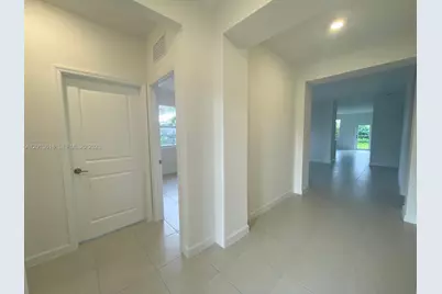 863 SE 26th Ter #0, Homestead, FL 33035 - Photo 9