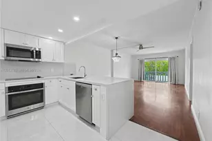 100 Edgewater Dr, Coral Gables, FL 33133 - Photo 9