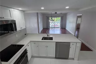 100 Edgewater Dr, Coral Gables, FL 33133 - Photo 15