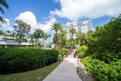 2851 NE 183rd St #1504E, Aventura, FL 33160 - Photo 31