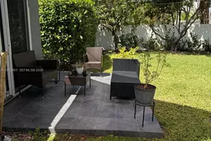 1001 NE 10th St, Hallandale Beach, FL 33009 - Photo 17
