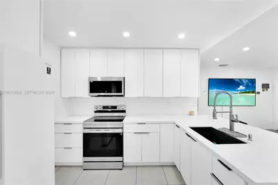 9425 NW 36th Ave, Miami, FL 33147 - Photo 15
