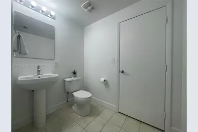 1900 N Bayshore Dr #4109, Miami, FL 33132 - Photo 15