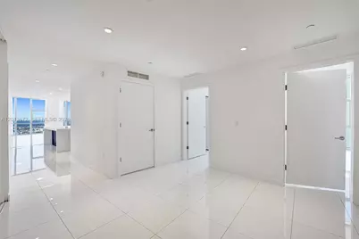 851 NE 1st Ave #4001, Miami, FL 33132 - Photo 3