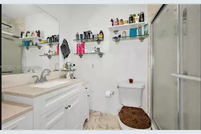 5820 W 18th Ln #202, Hialeah, FL 33012 - Photo 13